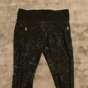 Lululemon leggings, geometric design